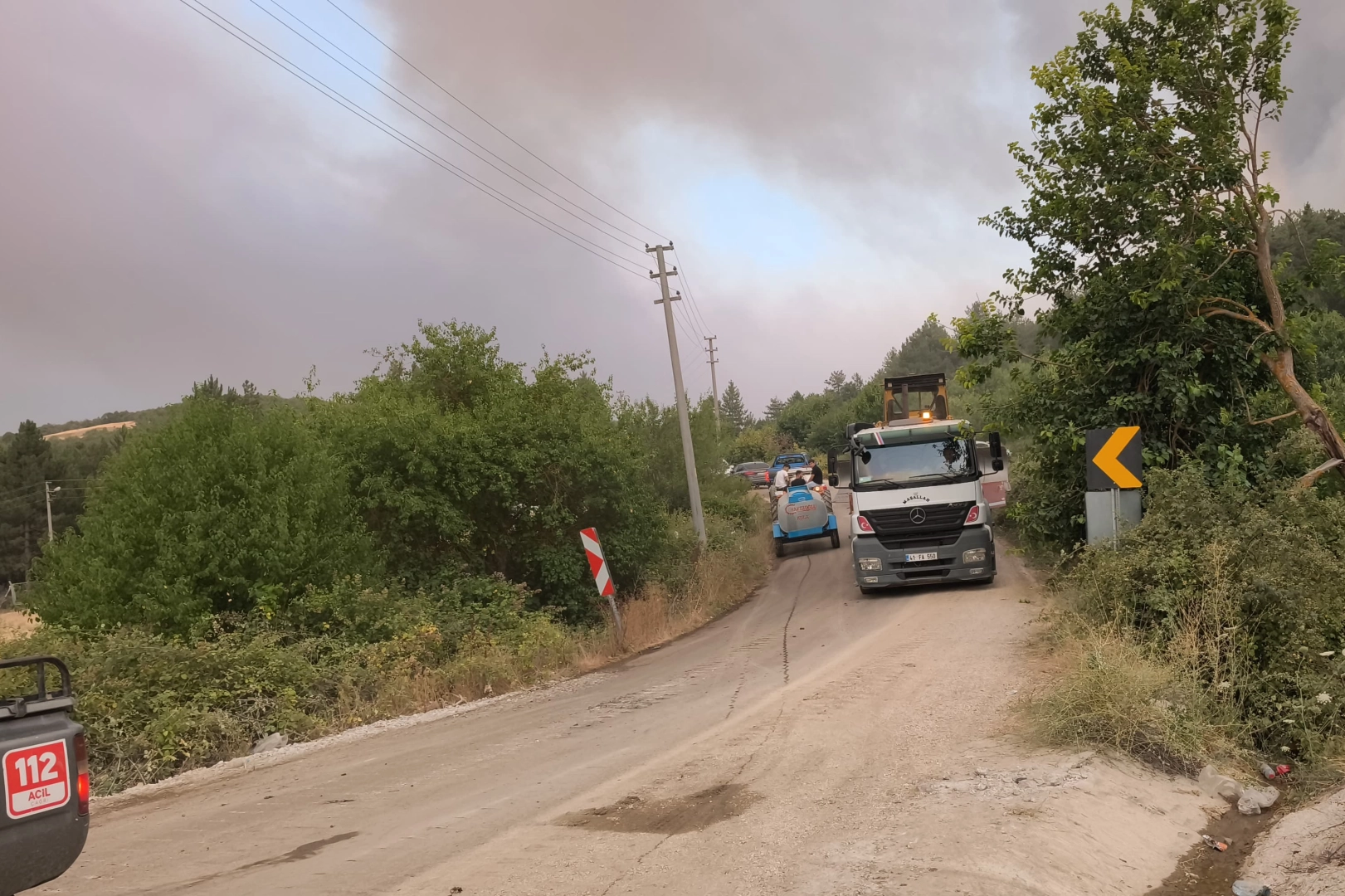 Bursa Valiliği, devam eden orman yangınlarına 35 hava aracı, 1.136