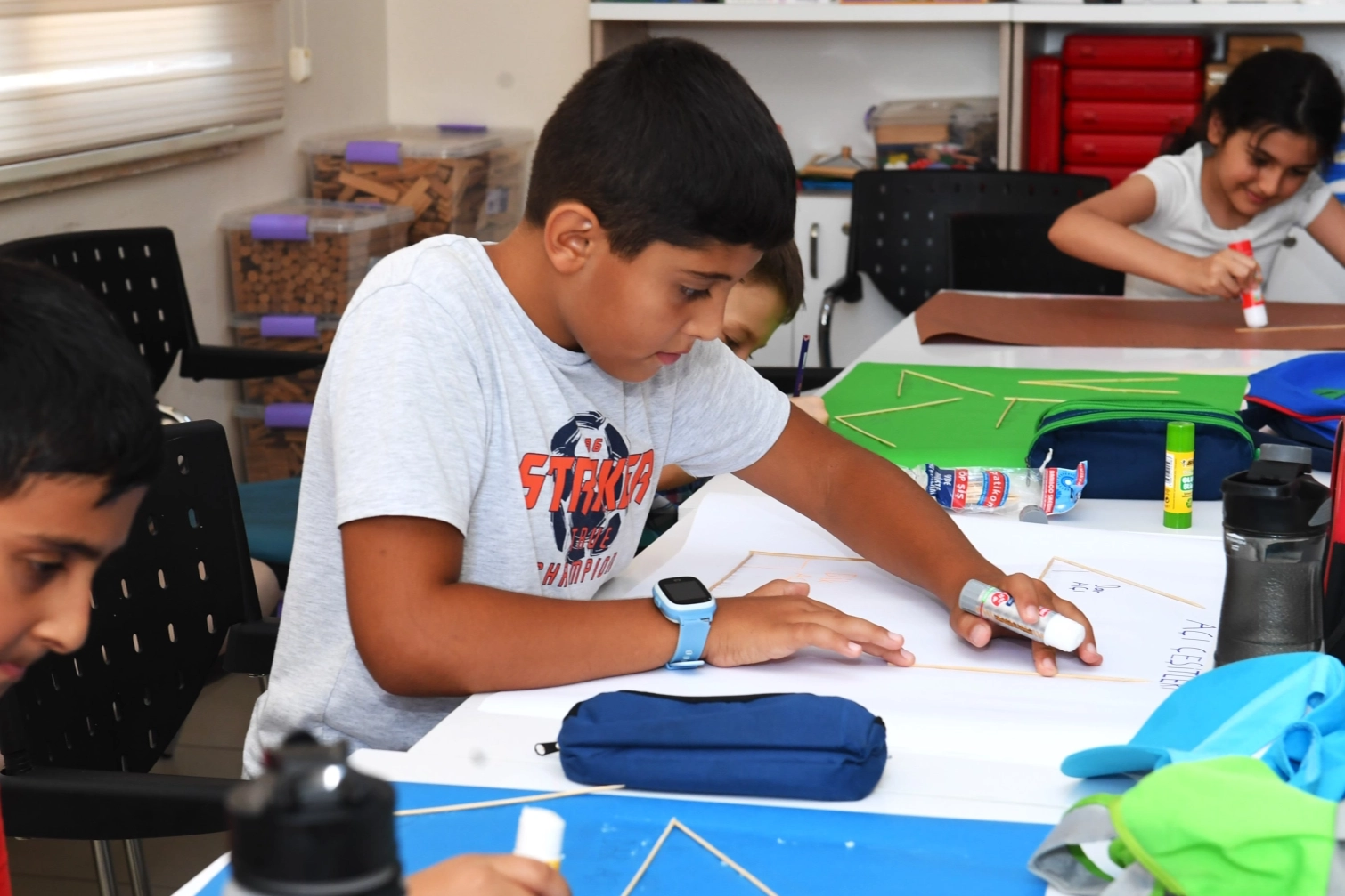 Denizli Büyükşehir Belediyesi, anne ve babası tam gün çalışan ailelerin