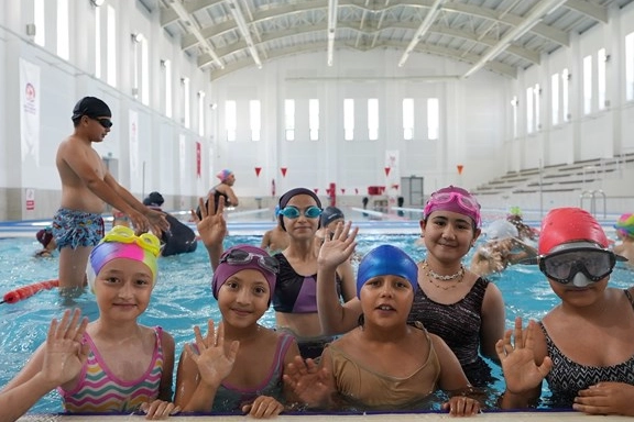 Denizli Büyükşehir Belediye Başkanı Bülent Nuri Çavuşoğlu’nun öncülüğünde sürdürülen “Yüzme