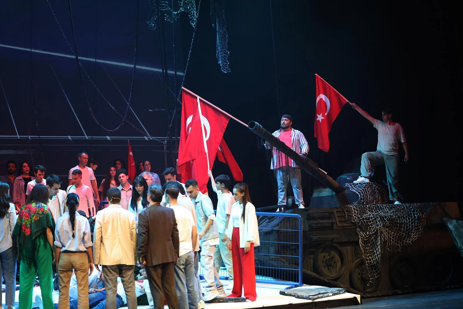 Cumhurbaşkanı Recep Tayyip Erdoğan, 15 Temmuz zaferini bir sanat başyapıtı