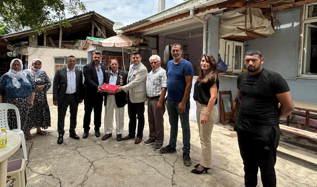 İzmit Belediyesi, Kandıra’da yaşayan Kıbrıs Gazileri Cafer Ersoy ve Ekrem