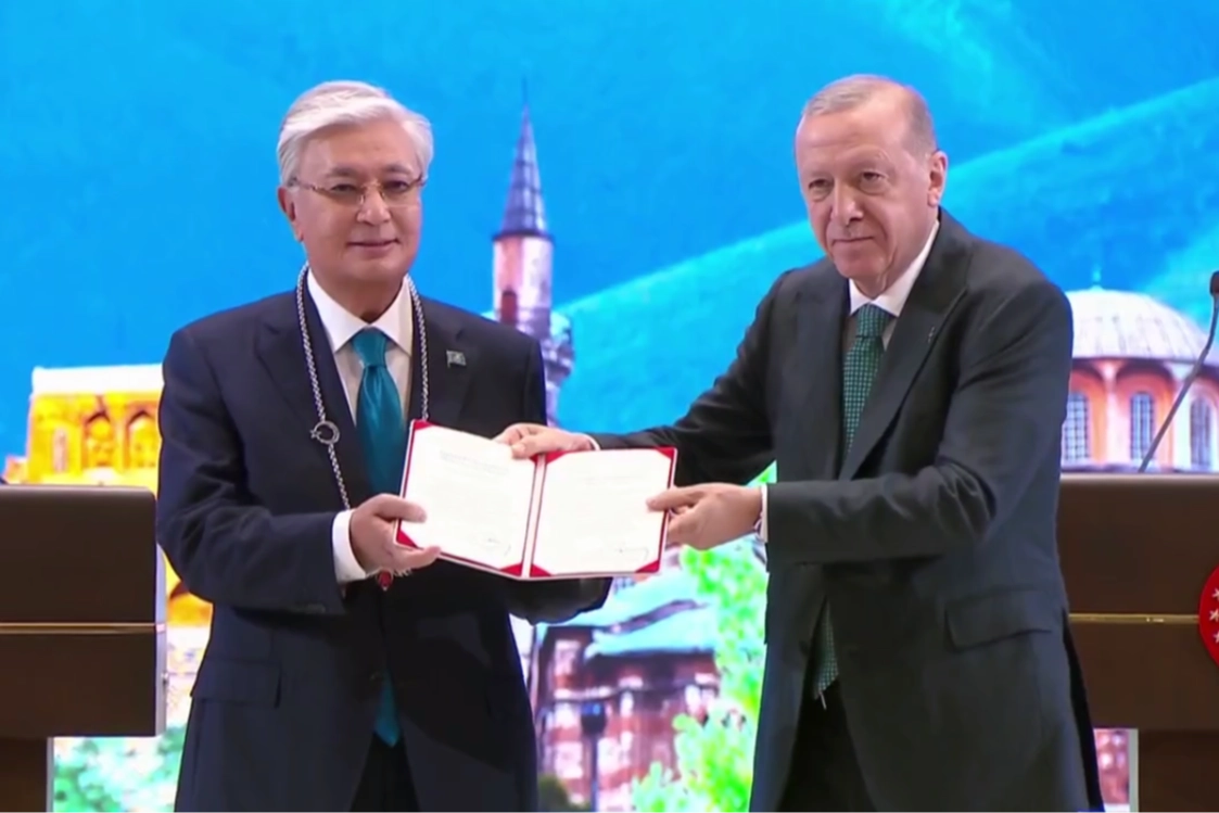 Cumhurbaşkanı Recep Tayyip Erdoğan, resmi ziyarette bulunan Kazakistan Cumhurbaşkanı Kasım