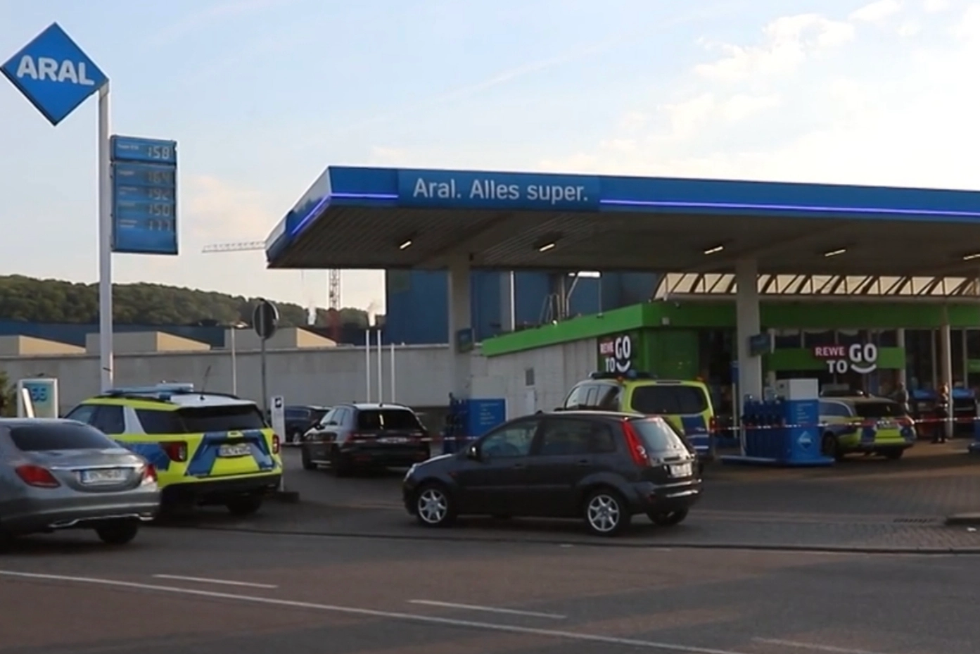 Almanya’nın Völklingen kentinde 34 yaşındaki bir polis başkomiseri, soygun girişimi