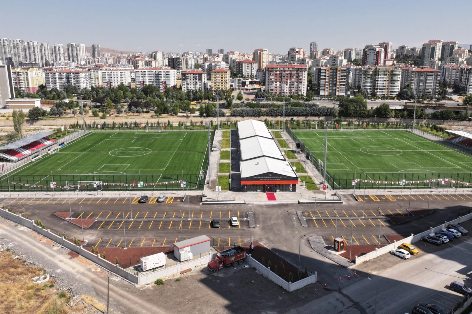 Ankara Büyükşehir Belediyesi, amatör sporun gelişimi için yatırımlarını sürdürüyor. Batıkent