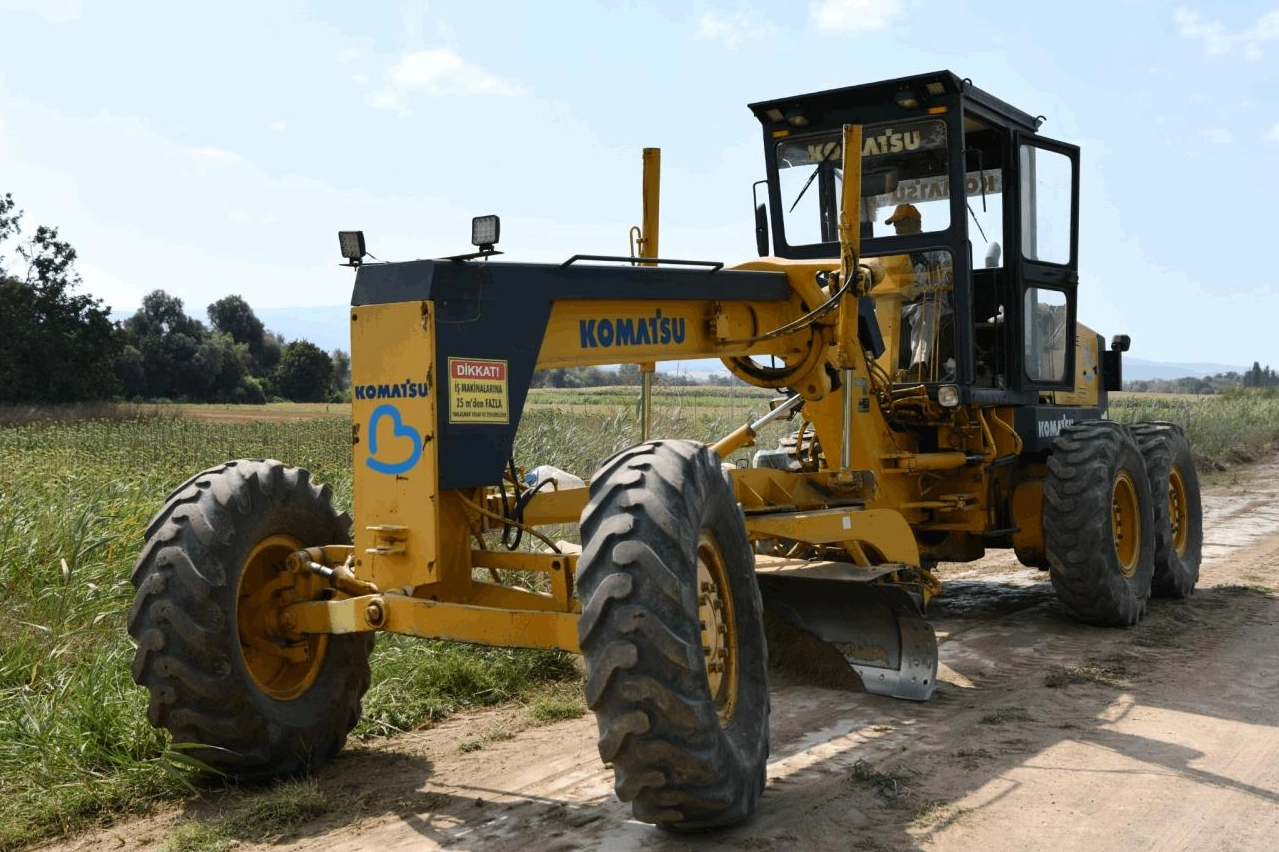 Balıkesir Büyükşehir Belediyesi, kırsal mahallelerde üreticilerin talepleri doğrultusunda tarla ve