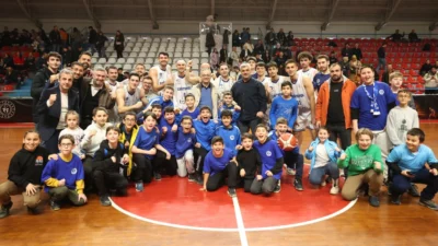 Kağıtspor, bir yıl aradan sonra Türkiye Basketbol 1. Ligi’ne geri
