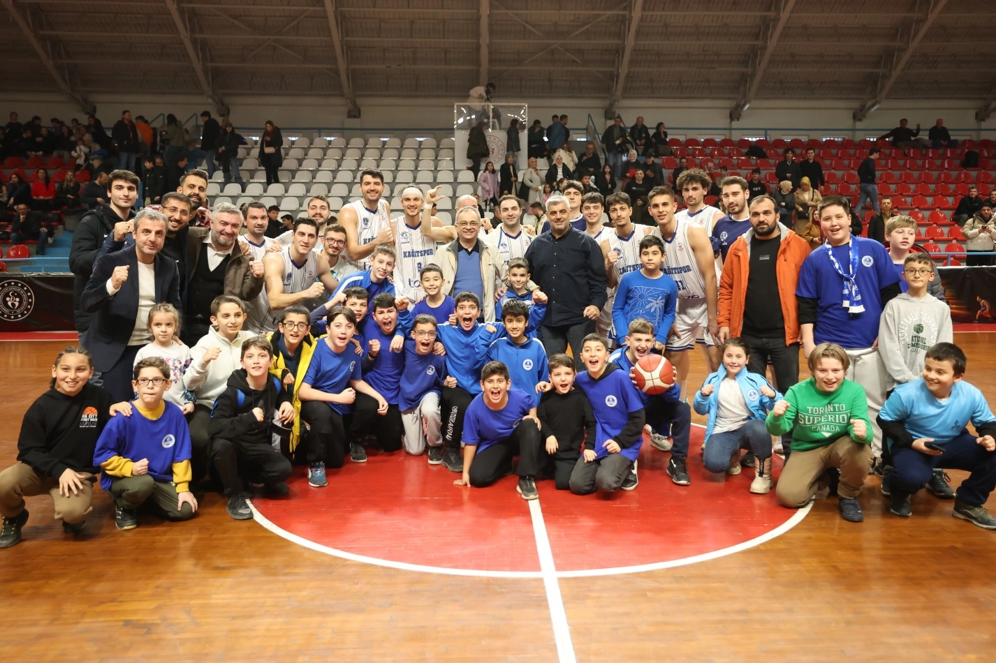 Kağıtspor, bir yıl aradan sonra Türkiye Basketbol 1. Ligi’ne geri
