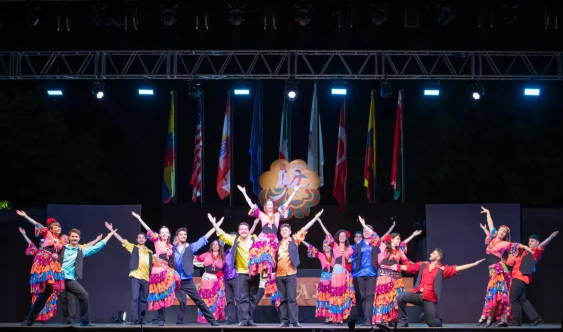 İtalya’nın Apiro şehrindeki 52’inci Uluslararası Terranostra Folklor Festivali’ne katılan Nilüfer