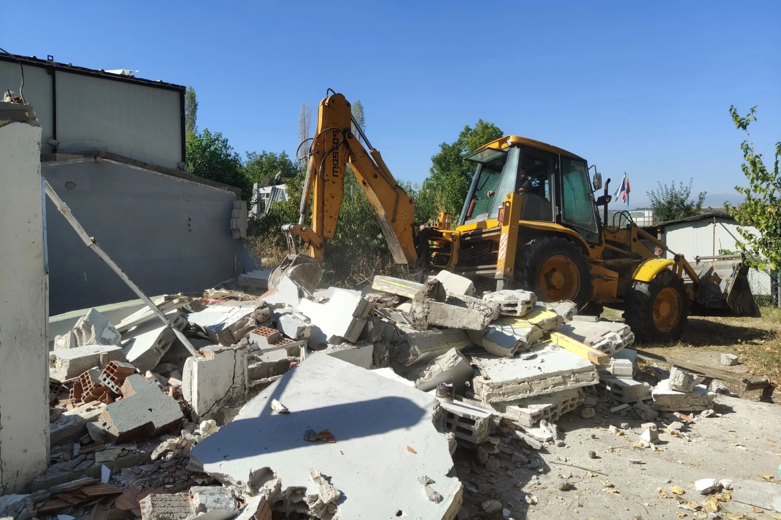 Bursa Yenişehir Belediye Başkanı Ercan Özel’in talimatıyla, özellikle tarım arazilerine