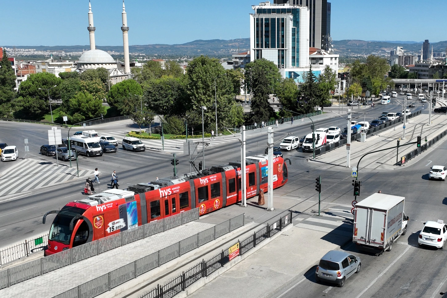 Bursa’da kesintisiz ulaşımı sağlamak amacıyla projeler geliştiren Büyükşehir Belediyesi, Şehirlerarası