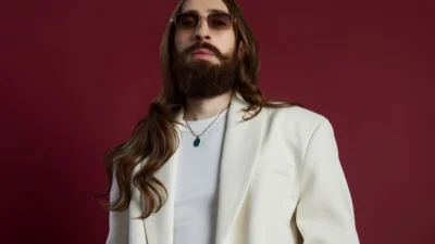 Yeni Anadolu’nun temsilcisi başarılı sanatçı Emre Fel, merakla beklenen ikinci