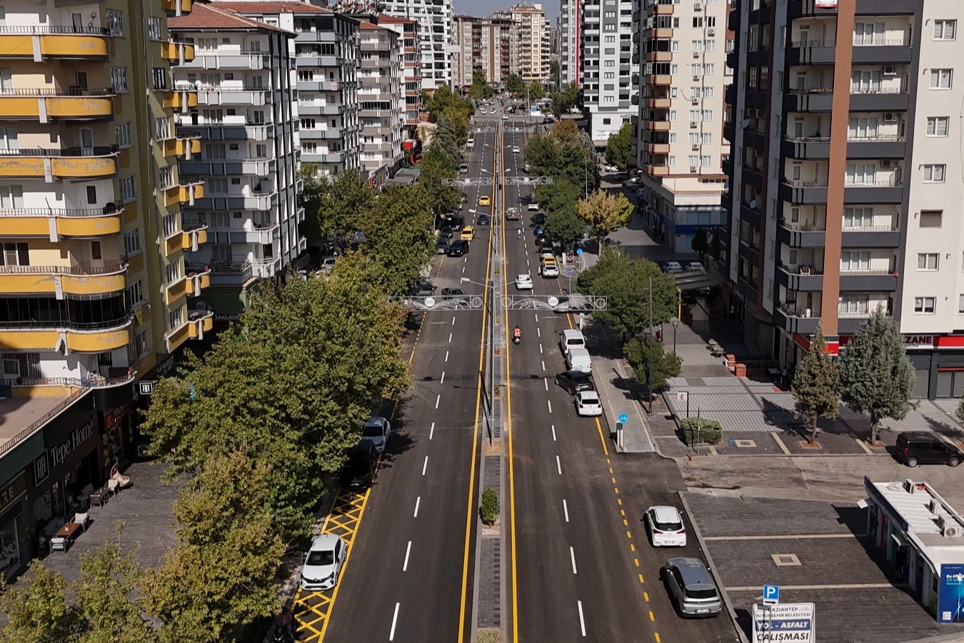 Gaziantep Büyükşehir Belediyesi, 2025 yılı asfalt sezonunda kent genelinde yürüttüğü