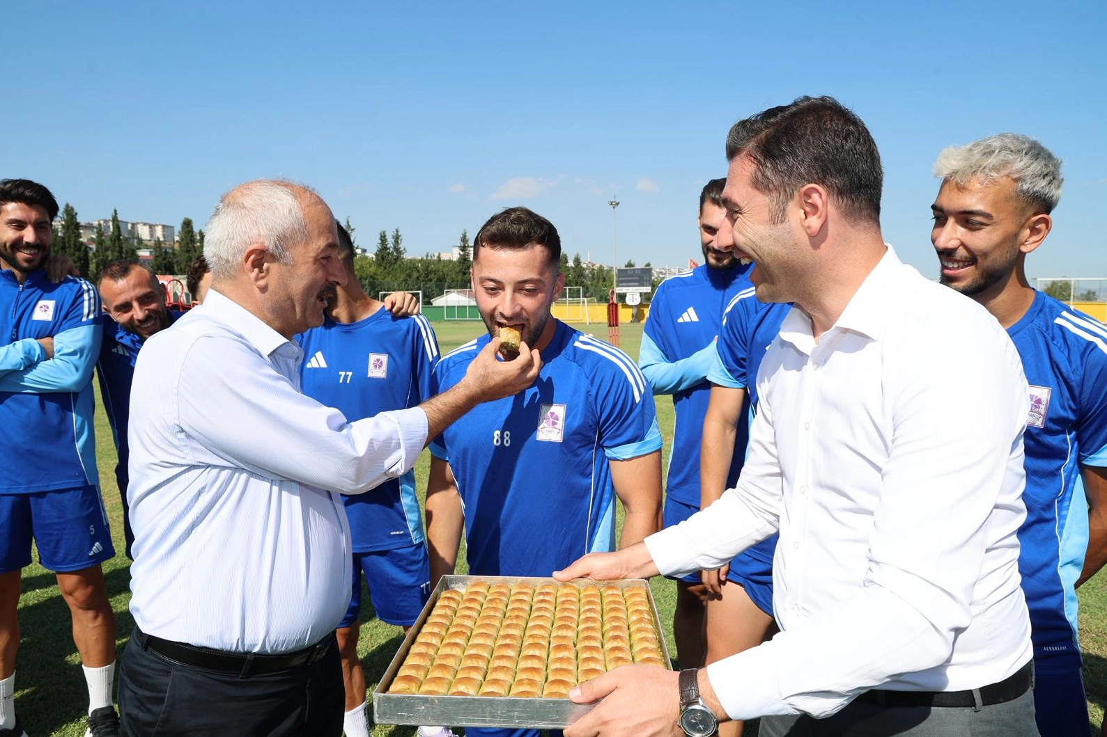 Kocaeli’de Gebze Belediye Başkanı Zinnur Büyükgöz, yeni sezon hazırlıklarını sürdüren