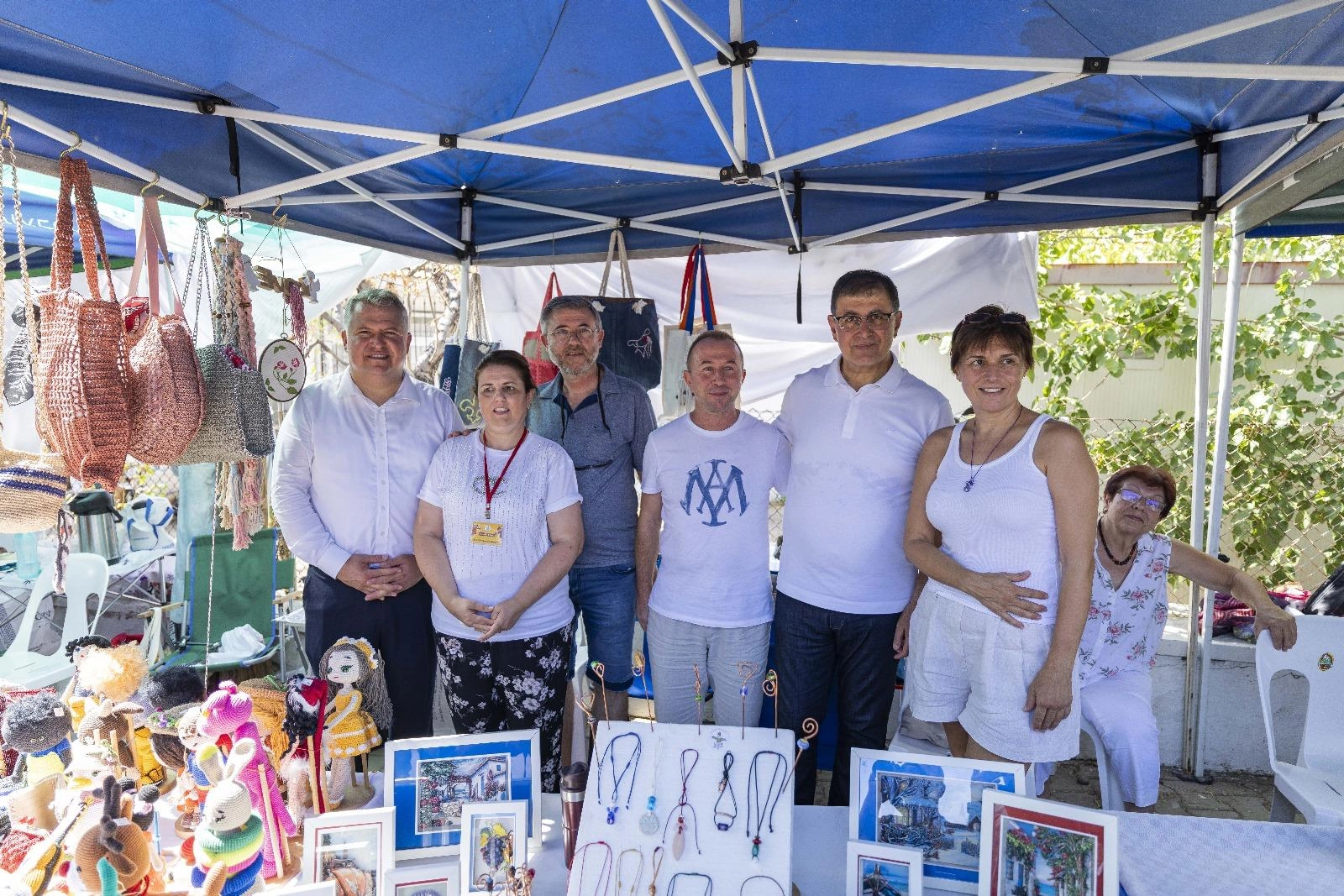 Urla’da düzenlenen Barbaros Oyuk (Korkuluk) Festivali, renkli görüntülere ve coşkulu
