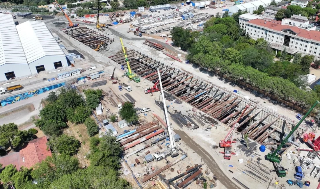 Körfezray Metrosu’nda yer altı tünellerini kazacak dev köstebeklerden 2’si geldi.