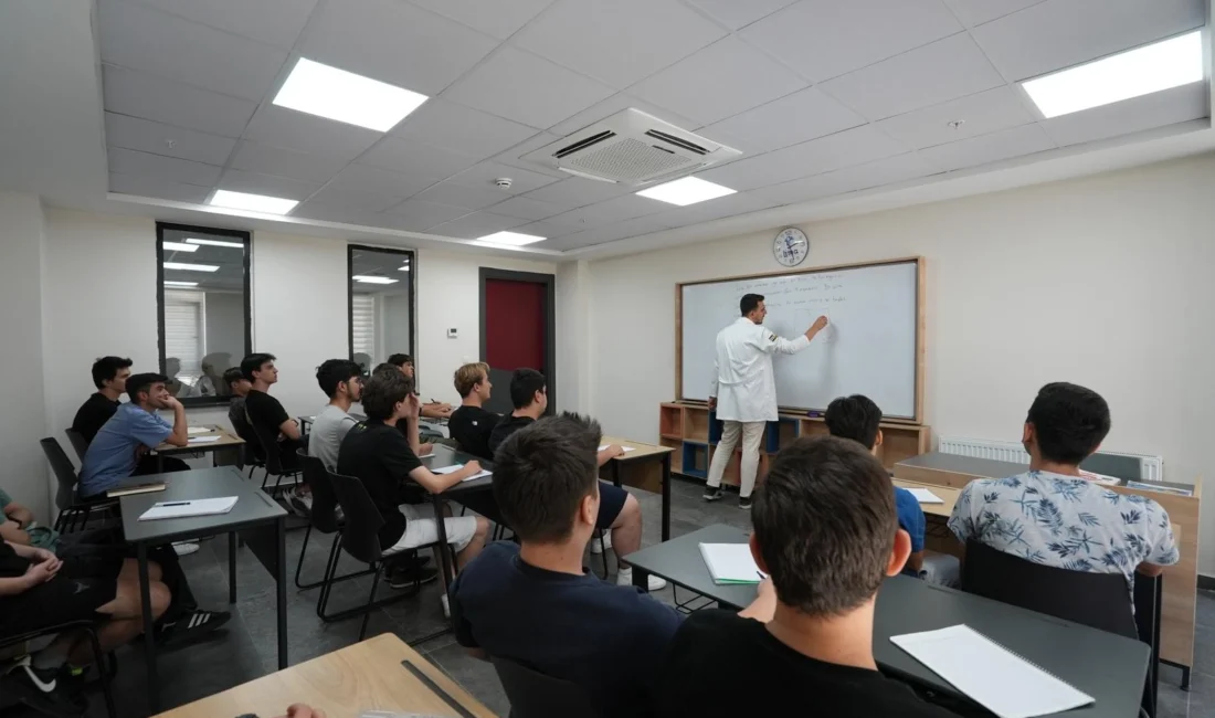 Konya Büyükşehir Belediyesi bünyesinde hizmet veren Lise Medeniyet Akademileri, yaz