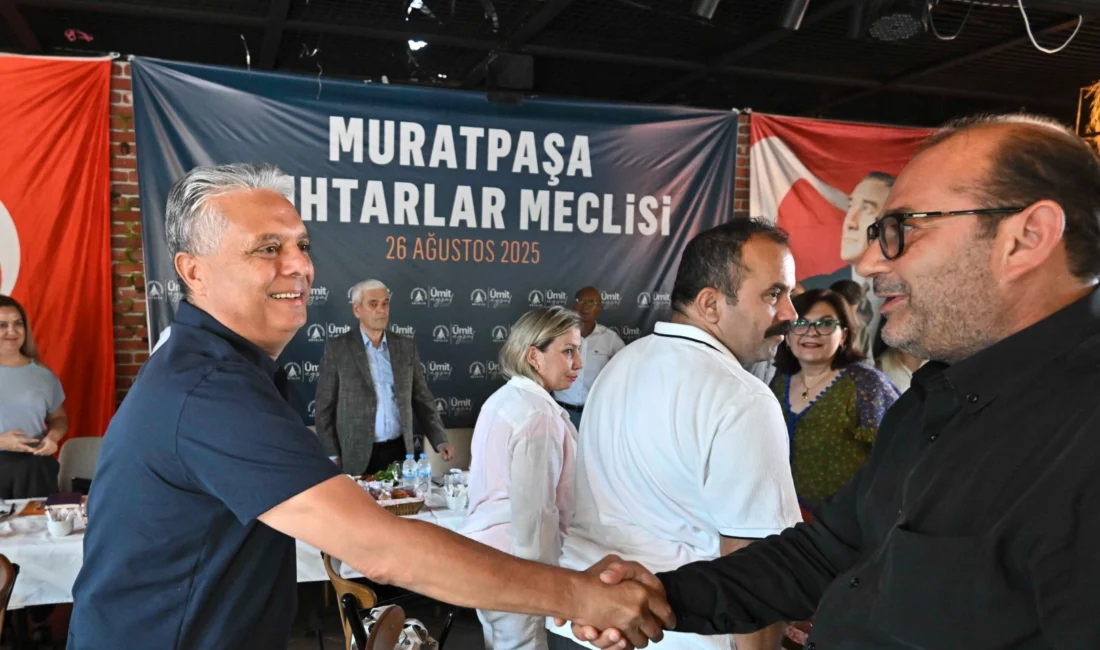 Muratpaşa Belediye Başkanı Ümit Uysal, muhtarlarla bir araya geldiği toplantıda