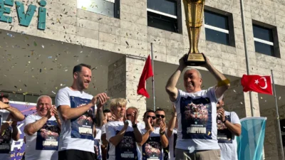 Nilüfer Belediyespor Bursa’ya ilk kez Hentbol Süper Ligi ikinciliği ve