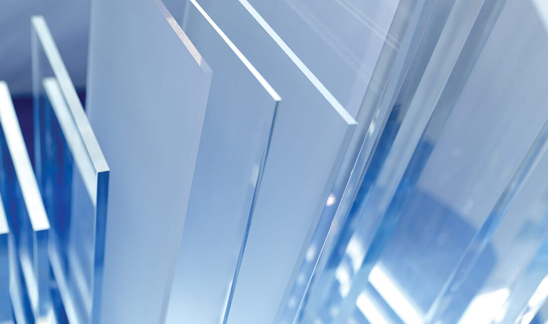 Dekota, genellikle ahşap ve plastik gibi malzemelerin birleşiminden oluşan, hafif