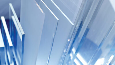 Dekota, genellikle ahşap ve plastik gibi malzemelerin birleşiminden oluşan, hafif