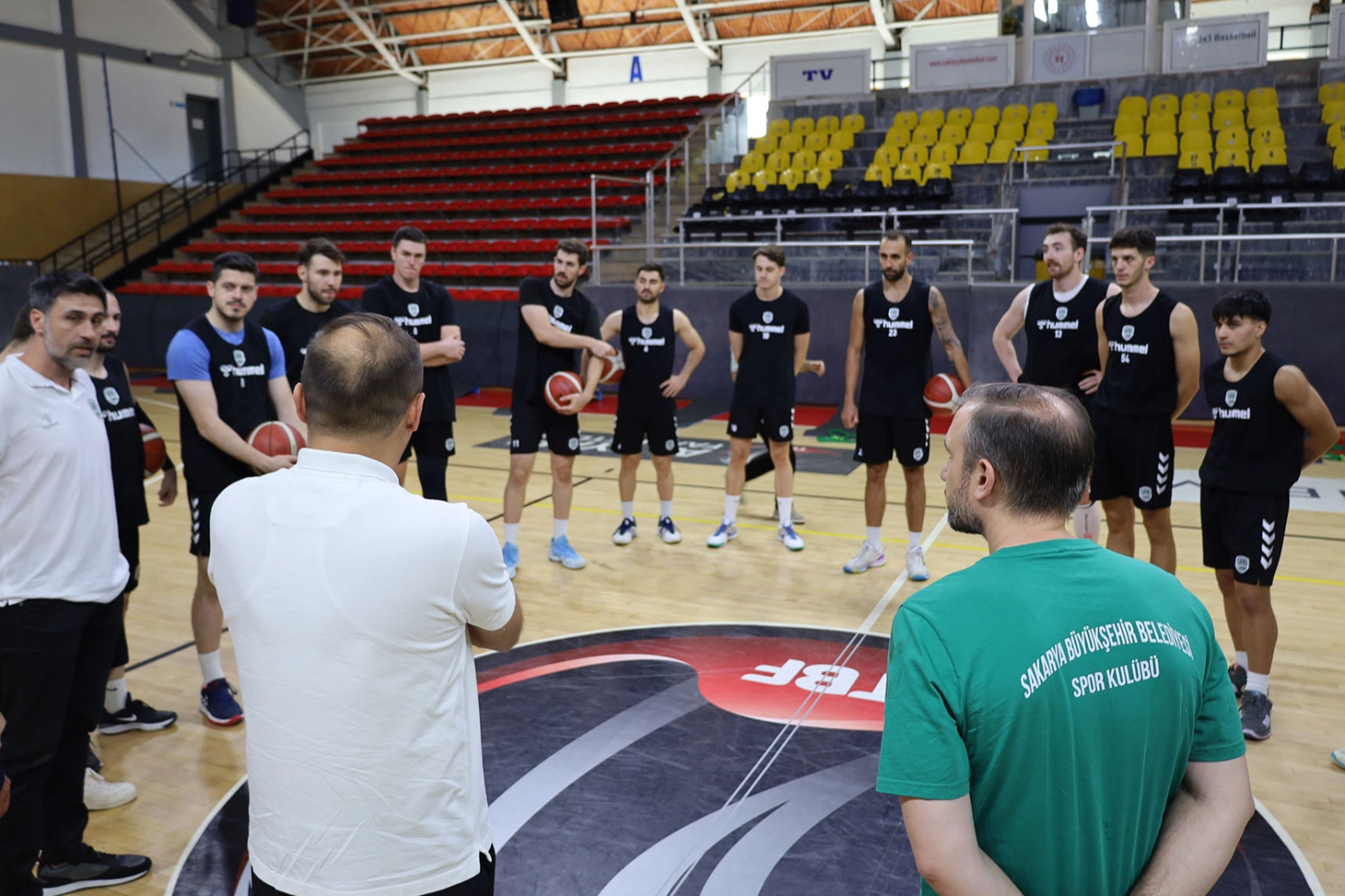 Sakarya’nın basketboldaki tek temsilcisi Büyükşehir Basketbol takımı 2025-2026 sezonu için