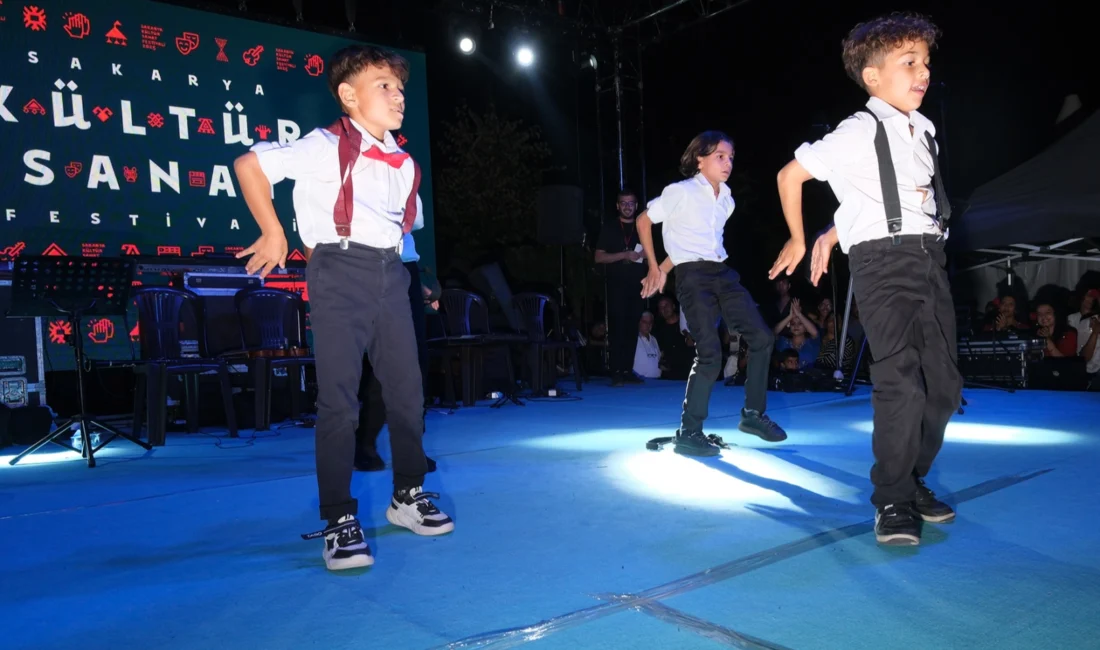 Sakarya Büyükşehir Belediyesi’nin düzenlediği Kültür Sanat Festivali kapsamında gerçekleştirilen Roman