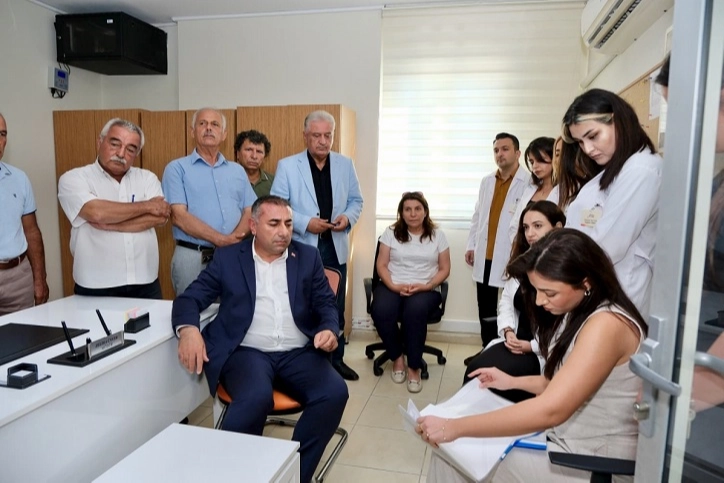 Adana Büyükşehir Belediyesi Başkan Vekili Güngör Geçer, Karataş ilçesinde bir