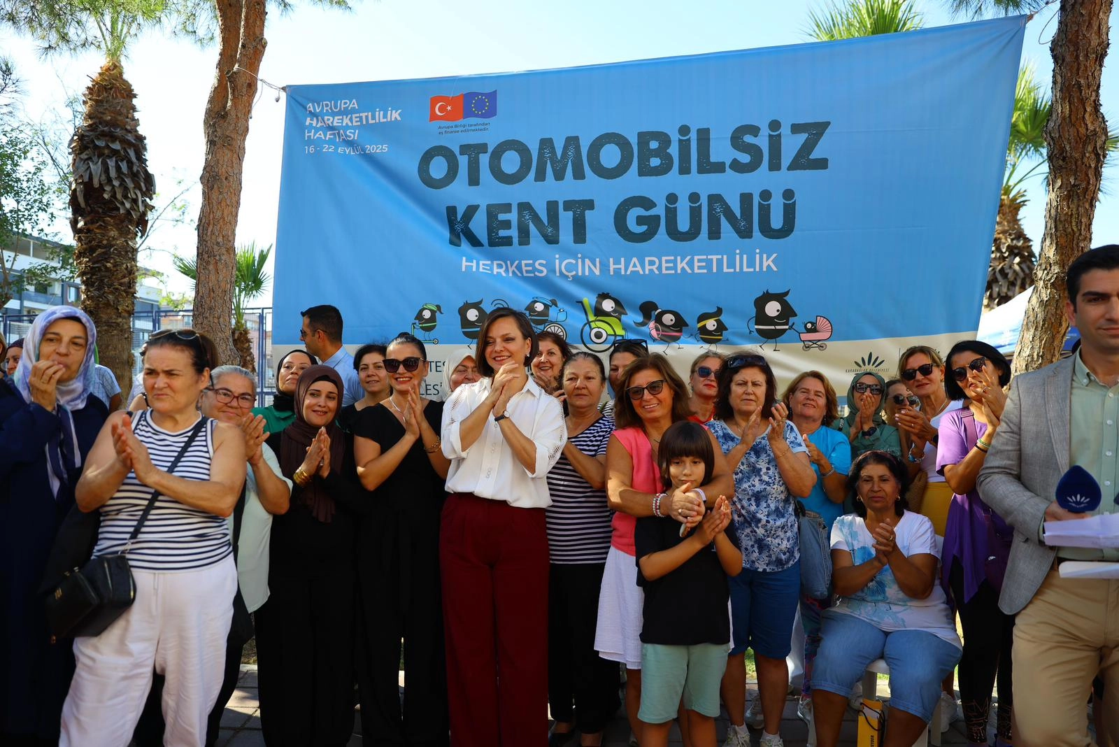 Avrupa Hareketlilik Haftası kapsamında Karabağlar Belediyesi tarafından düzenlenen Otomobilsiz Kent