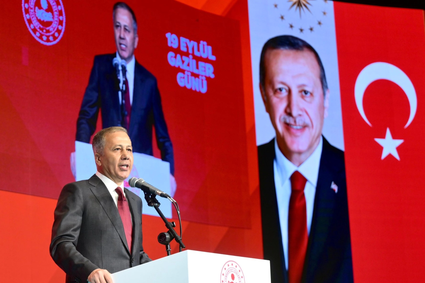 İçişleri Bakanı Ali Yerlikaya, Gaziler Günü’nde gazilerin fedakârlıklarını vurgulayarak, devletin