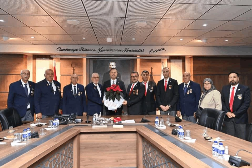 İstiklal Madalyalı bir dedenin torunu olarak Balıkesir’de yaşayıp gazileri asla