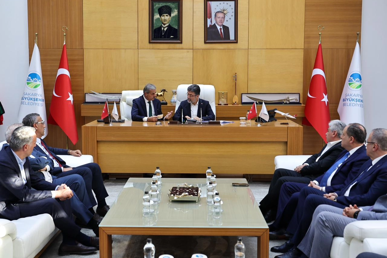 Tarım ve Orman Bakanı İbrahim Yumaklı, Sakarya Büyükşehir Belediyesi’ni ziyaretinde