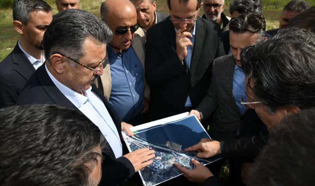 Trabzon Büyükşehir Belediye Başkanı Ahmet Metin Genç, AK Parti Genel