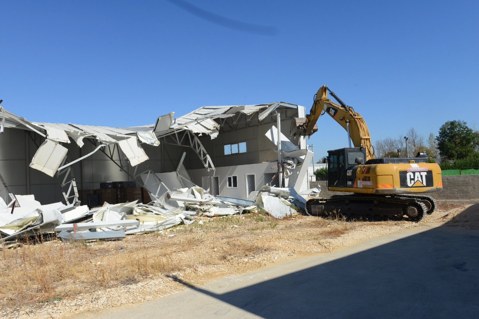 Bursa’da Nilüfer Belediyesi, kaçak yapılaşmayla mücadelesi kapsamında Ürünlü Mahallesi’nde biri