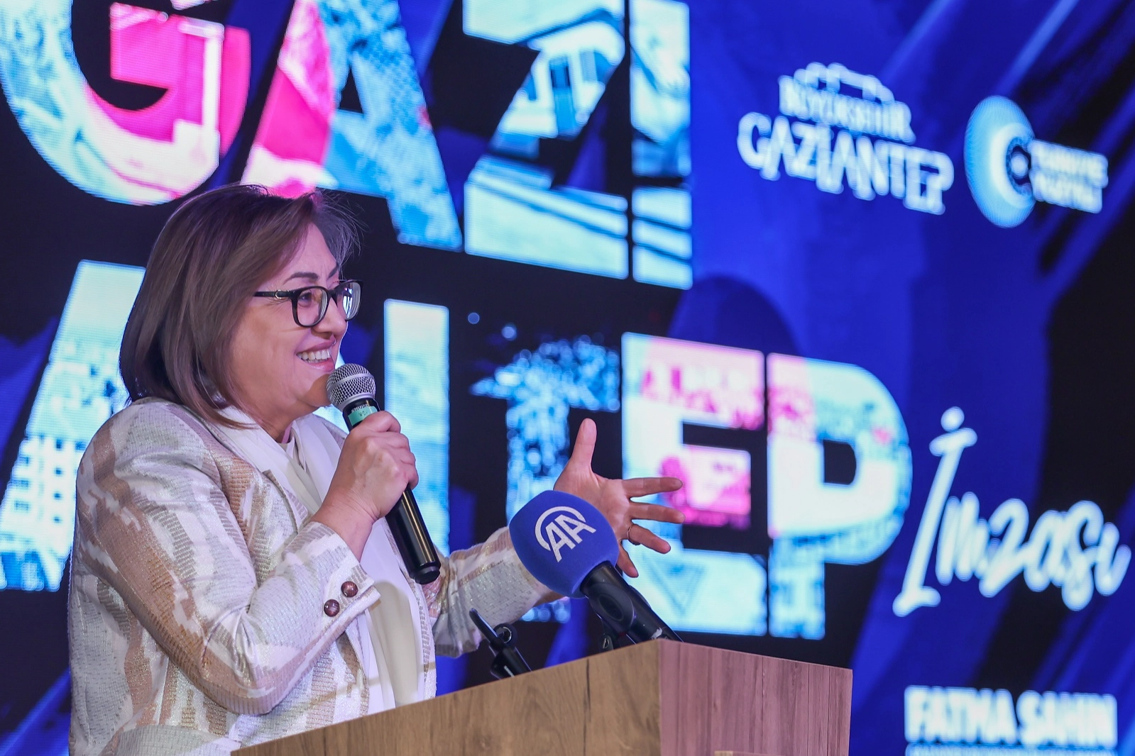 Gaziantep Büyükşehir Belediyesi’nin, 2025 Aile Yılı kapsamında başlattığı “Umre Ziyareti”