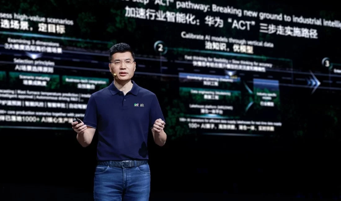 Huawei’nin Kıdemli Başkan Yardımcısı ve Kurumsal Satış Başkanı Leo Chen,