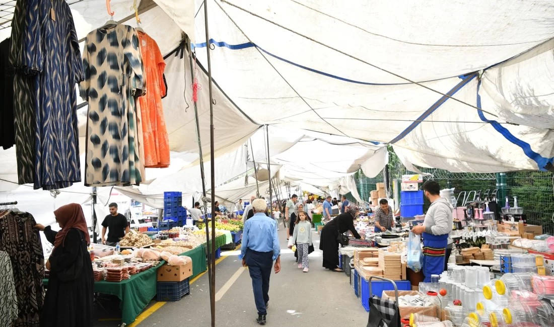 Beylikdüzü Belediyesi, Yakuplu Mahallesi’nde kurulan semt pazarını yeni adresine taşıdı.