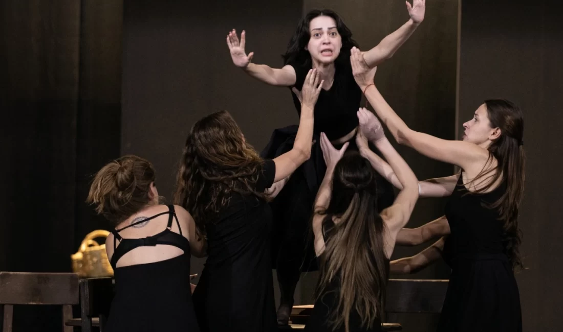 İzmir’in her noktasına tiyatro kültürünü yayma misyonuyla çalışmalarını sürdüren İzmir