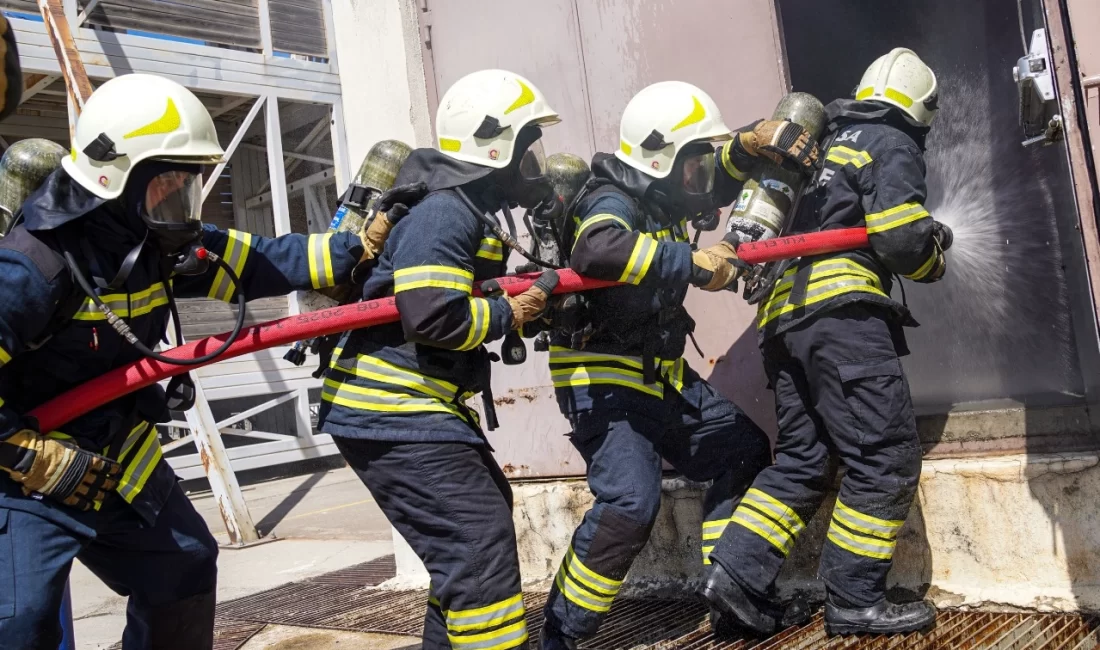 Artan orman yangınları ve doğal afetler, İzmir ile Manisa’nın itfaiye
