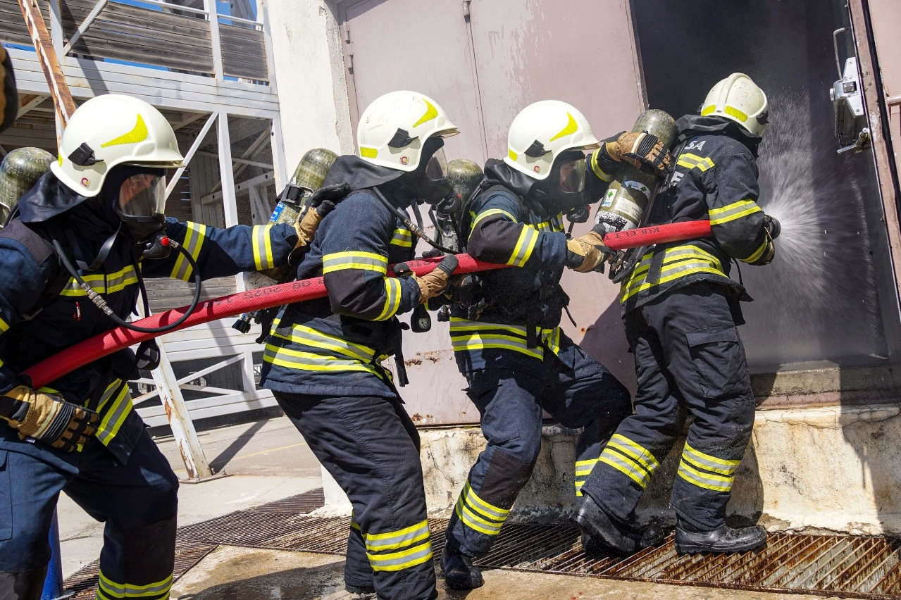 Artan orman yangınları ve doğal afetler, İzmir ile Manisa’nın itfaiye