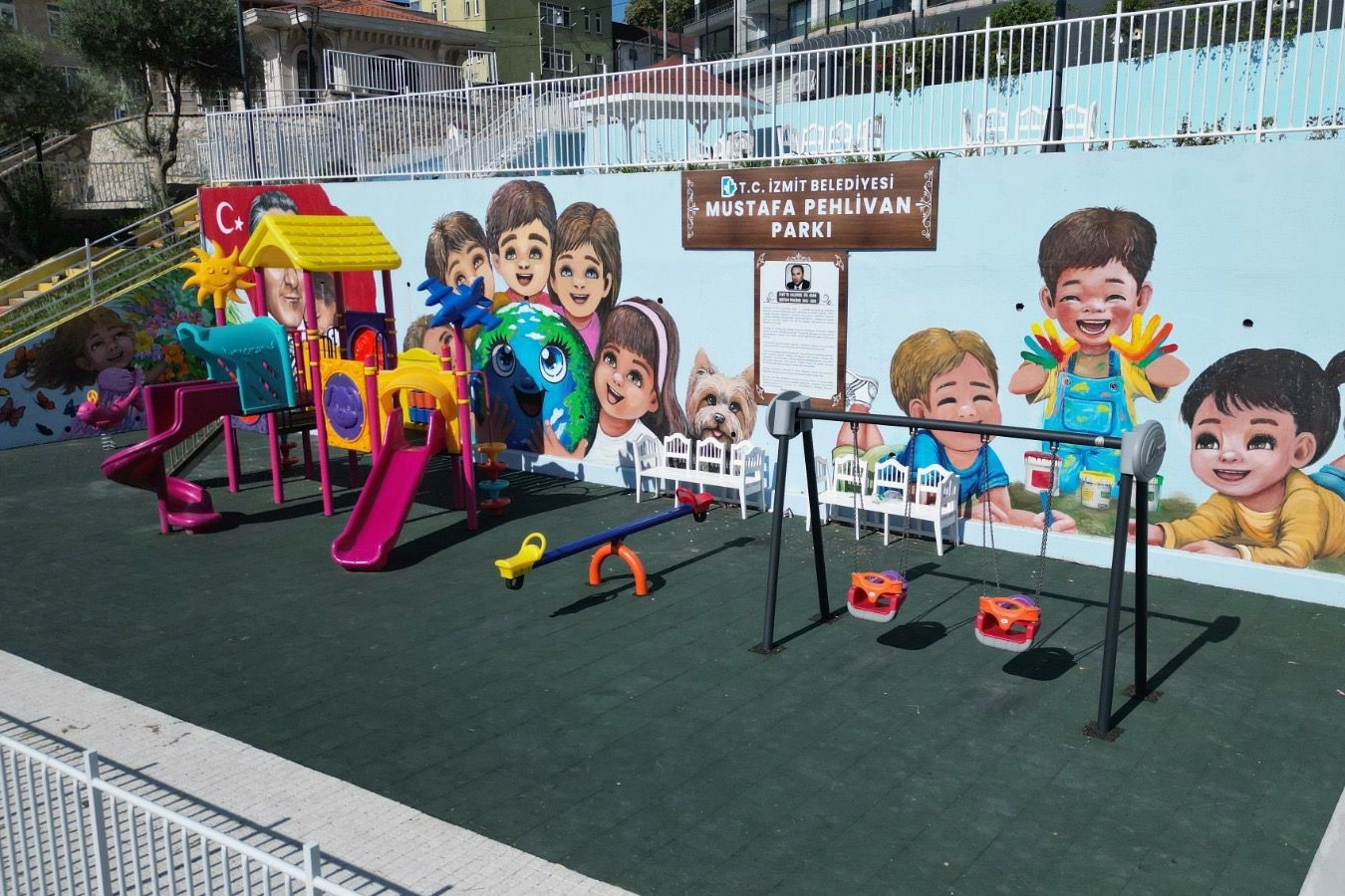 Kocaeli’de İzmit Belediyesi, Mustafa Pehlivan Parkı’na güneş enerjili 4G kamera