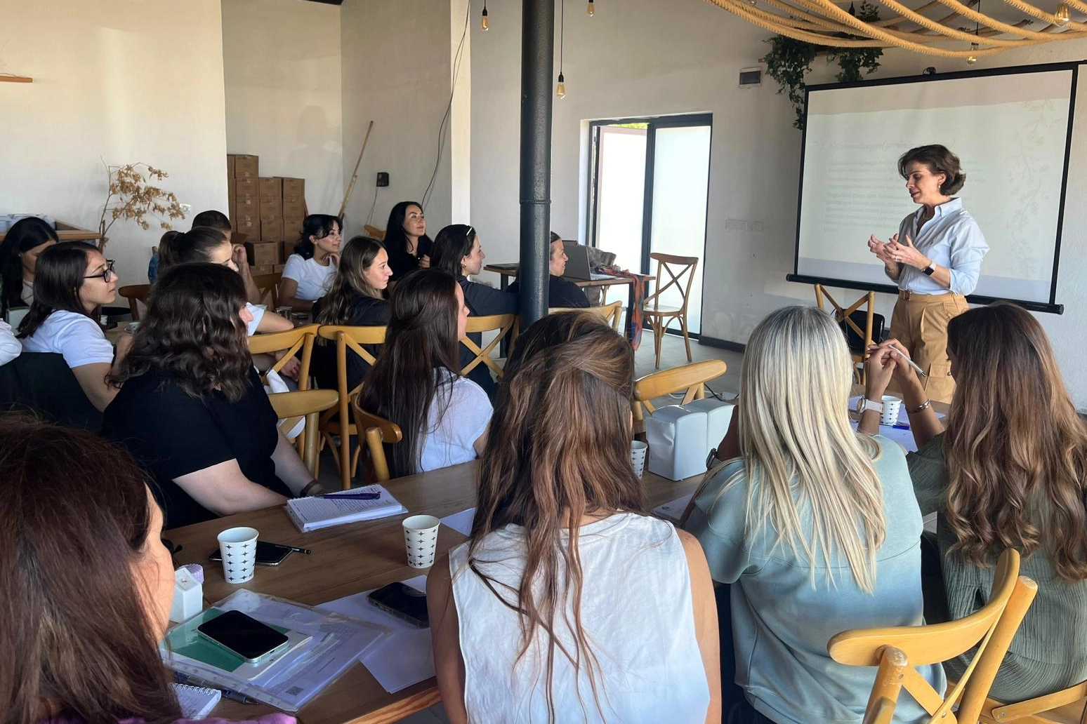 Kocaeli İzmit Belediyesi Kreş Müdürlüğü, öğretmenlerin mesleki gelişimini desteklemek ve