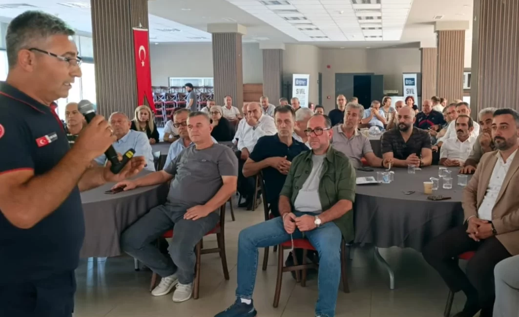 Kocaeli Büyükşehir Belediyesi, muhtarlara yönelik eğitim programlarını sürdürüyor. Bu kapsamda