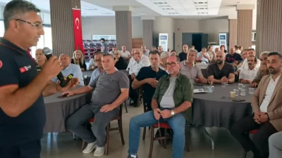 Kocaeli Büyükşehir Belediyesi, muhtarlara yönelik eğitim programlarını sürdürüyor. Bu kapsamda