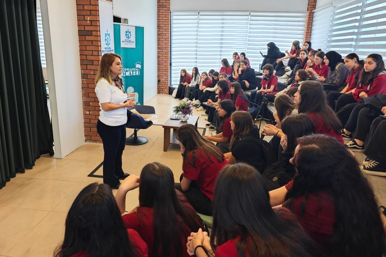 Kocaeli Büyükşehir Belediyesi, Kitap Fuarı öncesinde kütüphanelerde düzenlediği kültürel etkinliklerin