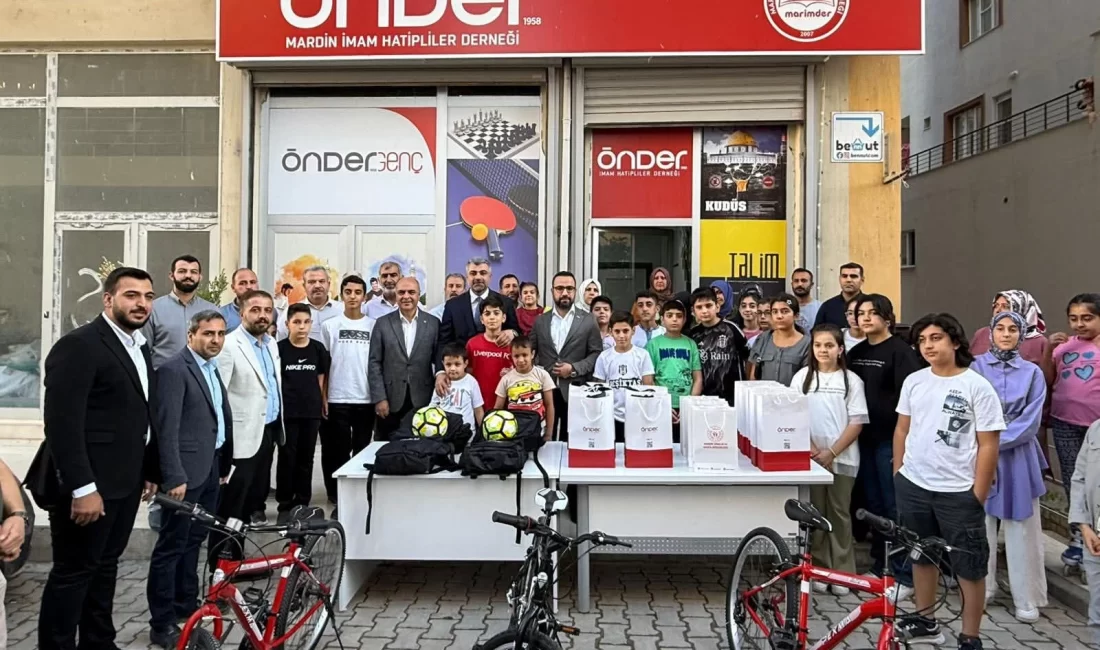 Mardin Önder İmam Hatipliler Derneği’nin “Sanatın İntifadası” temalı kitap okuma