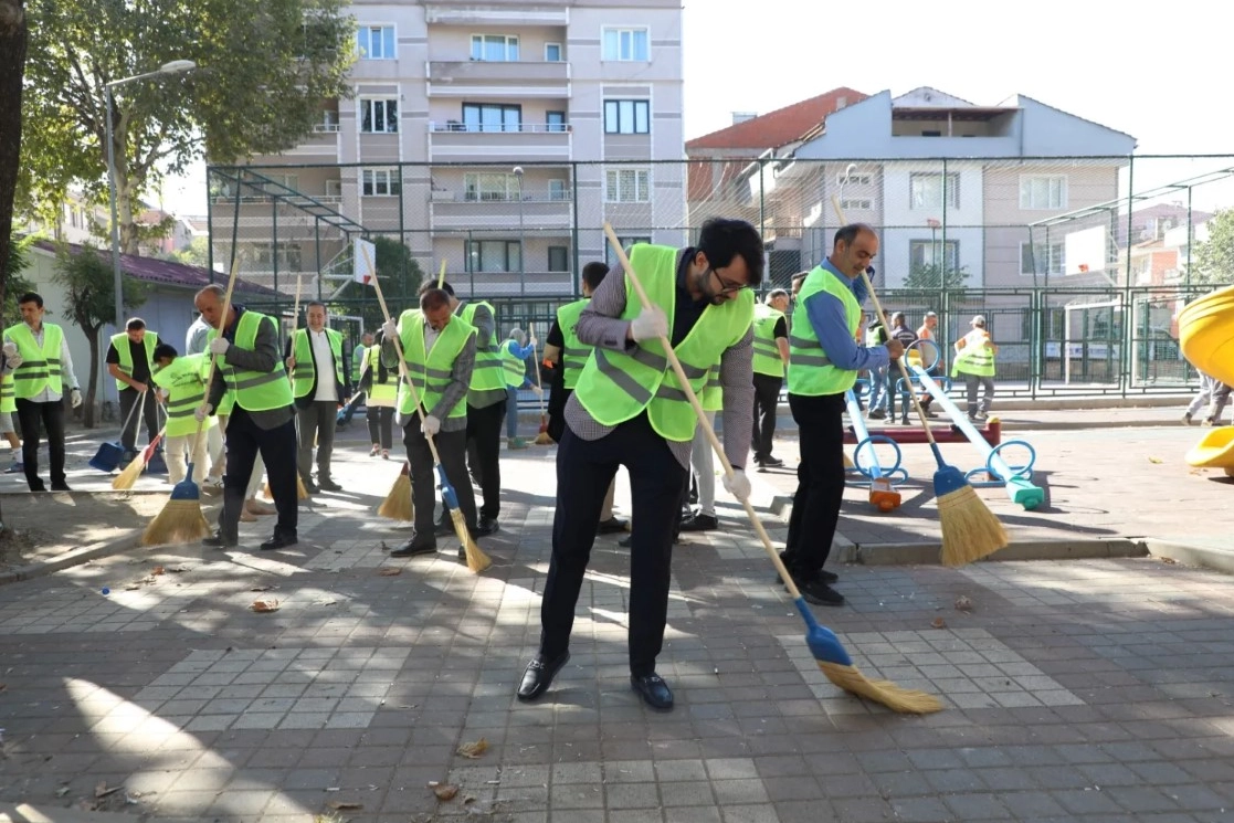 İnegöl Belediyesi, 20 Eylül Dünya Temizlik Gününde topyekûn bir temizlik