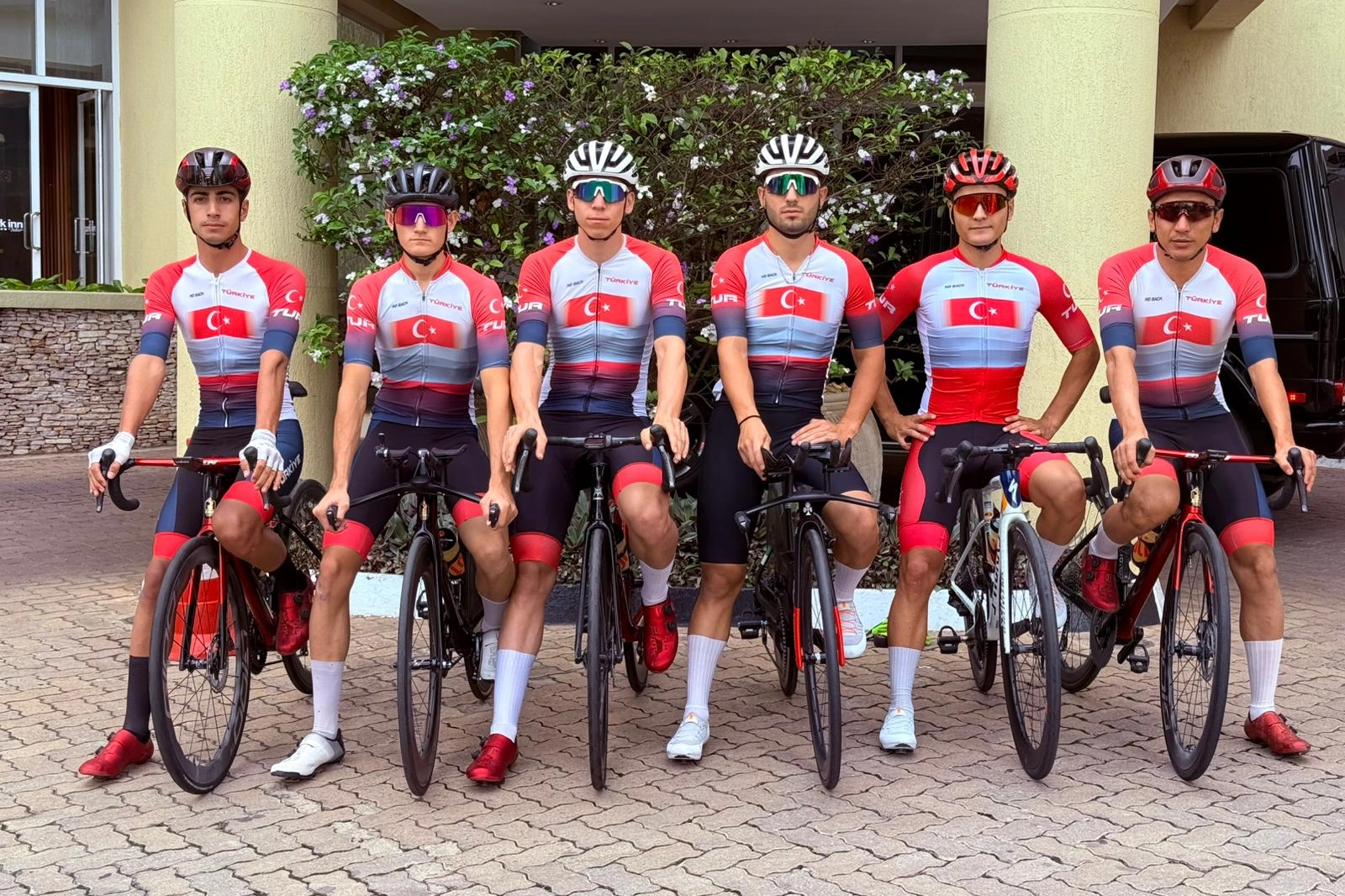 Eylül ayında Türk bisikleti, uluslararası arenada büyük heyecan yaşıyor. Yol