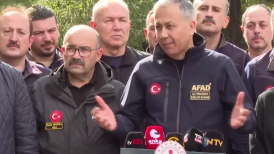 Balıkesir’in Sındırgı ilçesindeki 6,1 büyüklüğündeki deprem sonrası bölgeye giden İçişleri