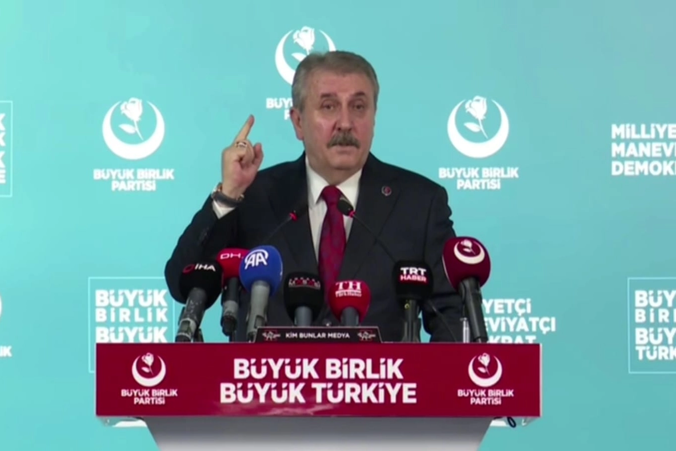 Büyük Birlik Partisi Genel Başkanı Mustafa Destici, “Meclis çatısı altında