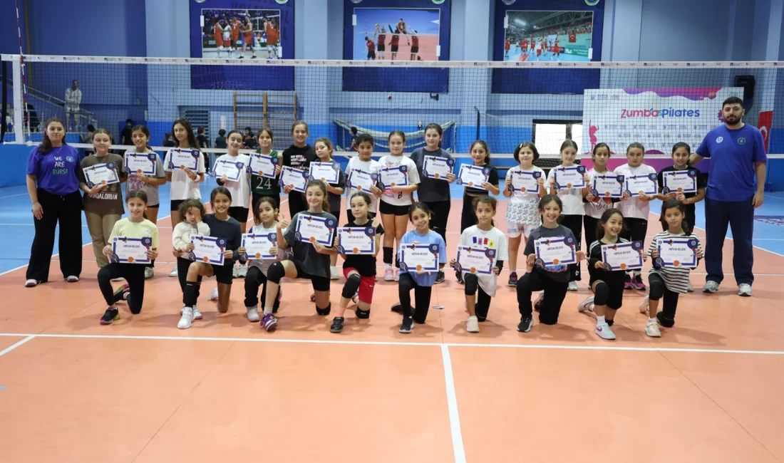 Bursa Büyükşehir Belediyesi tarafından düzenlenen Kış Spor Okulları sayesinde çocuklar,